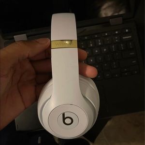 Beats headphones work great just cracked on the side basically new.